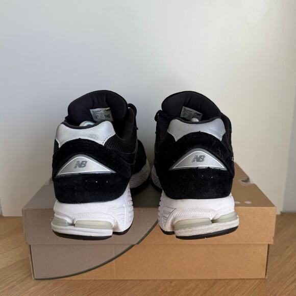 New Balance 2002 R Black/White Men Sneakers- SZ 11 D main image 13